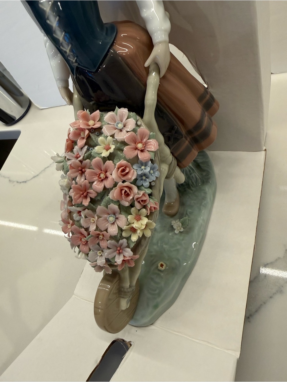 Lladro A Barrel of Blossoms #1419 - Picture 8 of 13